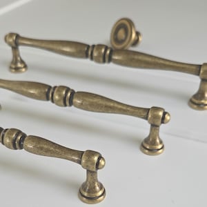 Antiek koperen kastdeur: vintage boerderijladehandvat