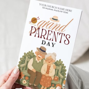 Può includere: Una carta rettangolare con il testo "YOUR CHURCH NAME HERE 123 Anystreet, Anycity NV 12345" e "grand PARENTS DAY". L'illustrazione mostra una coppia di anziani seduti su una panchina verde circondati da fiori, con un gomitolo e un cappello.