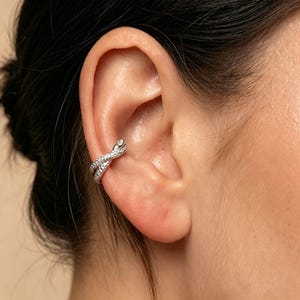 Snake Textured Clicker Hoop Earrings, Gold Silver Reptile Cartilage Helix Tragus Piercing Hoops