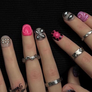 Custom Colourful Liquid Metal Geometric Chrome Press-On Nails, Extra Short Square Gel Nail Set image 1