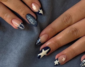 Blaue gepunktete handgemachte Press-On Nägel, Mittelgroße Almond Gel Nagel Kunst, Gothic Nägel