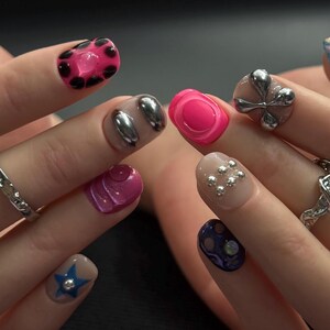 Custom Colourful Liquid Metal Geometric Chrome Press-On Nails, Extra Short Square Gel Nail Set image 3