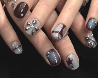 Uñas postizas cromadas espirales extra cortas, uñas de gel cuadradas redondeadas extra cortas, uñas cuadradas muy cortas, uñas Y2K cortas, uñas para bodas