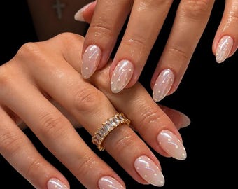 Miky glasierte Donut Tupfen Französische Presse auf den Nägeln, handgemachte Gel Kurze Mandelnägel, Hailey Bieber Press-Ons, Hochzeitsnägel, Sommernägel