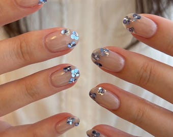 Baby Blaue handgemachte Press-On Nägel, extra kurze runde Nägel, Edelstein Nägel, Hochzeitsnägel, extra kurze Nägel, Sommernägel