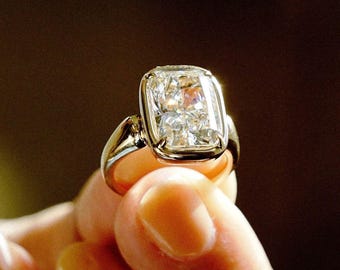 Anillo de compromiso radiante de 4,5 ct con diamantes cultivados en laboratorio y bisel completo (certificado IGI)