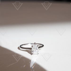 2.5ct Pear Lab Grown Diamond Engagement Ring: Solitaire 925 Silver