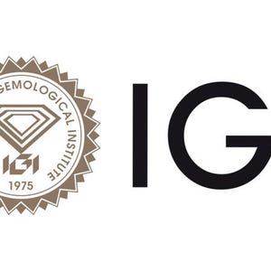 Eco-conscious 6 carat lab-created diamond in a classic round shape, certified by IGI, featuring high clarity VS+, premium D/E/F color, and an ideal option for bespoke jewelry creations and family treasures.