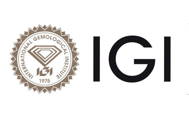 Eco-conscious 6 carat lab-created diamond in a classic round shape, certified by IGI, featuring high clarity VS+, premium D/E/F color, and an ideal option for bespoke jewelry creations and family treasures.