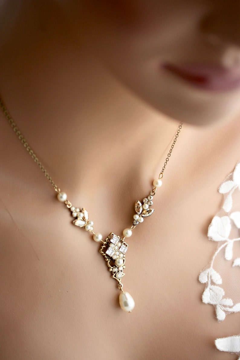 necklace for wedding day