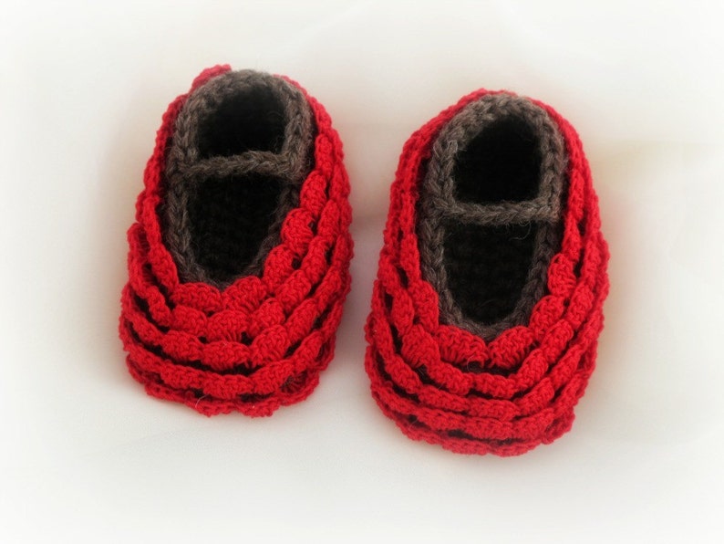 3-6 Months Baby Booties. Red. Ruffled. image 2