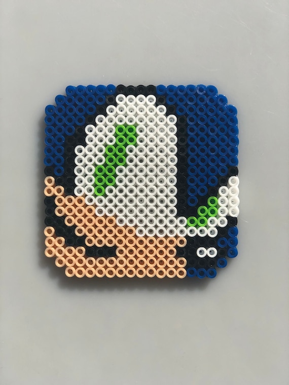 CUSTOM PERLER BEAD ART. SONIC THE HEDGEHOG. SEGA. HANDMADE. PIXEL ART.