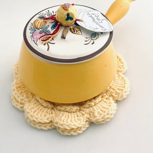 Crocheted Flower Pot Holder. Rose Petal Pot Holder. Cotton Hotpad. Casserole Hot Pad. Floral Trivet. Green. Aqua. Vintage. image 4
