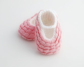 Crocheted Cotton Baby Booties. Pink. White.