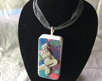 YOUNG MERMAID AND FRIENDS DOMINO PENDANT 