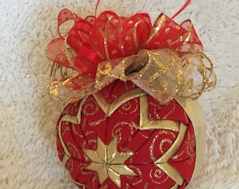 Quilted Star Christmas Ornament - Red and Gold Christmas Ornament - Hostess Gift - Stocking Stuffer - Teacher Gift - Ornament Exchange