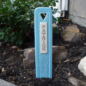 Lápide memorial para lápide de sepultamento de animais de estimação de cor sólida / marcador de sepultamento de cerâmica feito à mão personalizado para todos os animais de estimação / 9 cores / letras pretas
