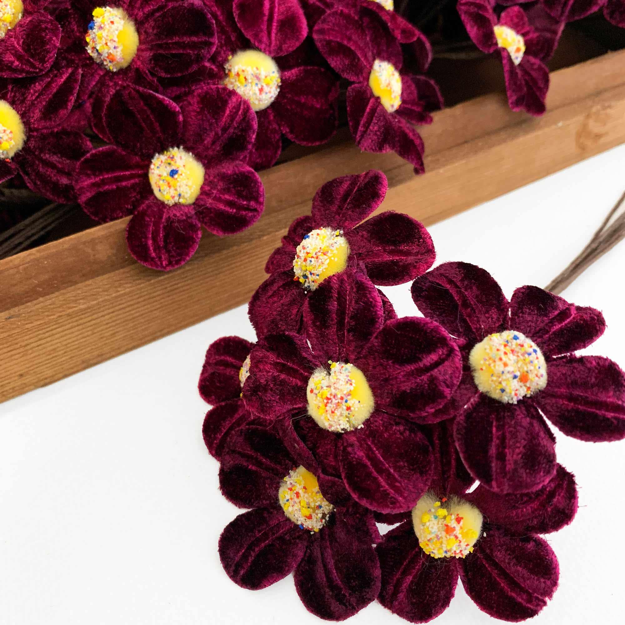 生地　FIower Czech Velvet Spray of Burgundy Flowers Fuzzy Centers NFC056BU - Etsy