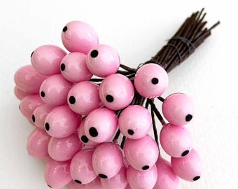 Czech 36 Light Pink Millinery Lacquered Berries With Dots MN-CZ70-LTP