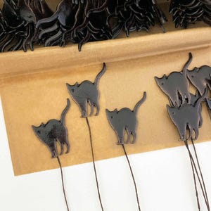 Czech 12 Retro Style Black Cats Halloween Lacquered Craft Picks LAC016