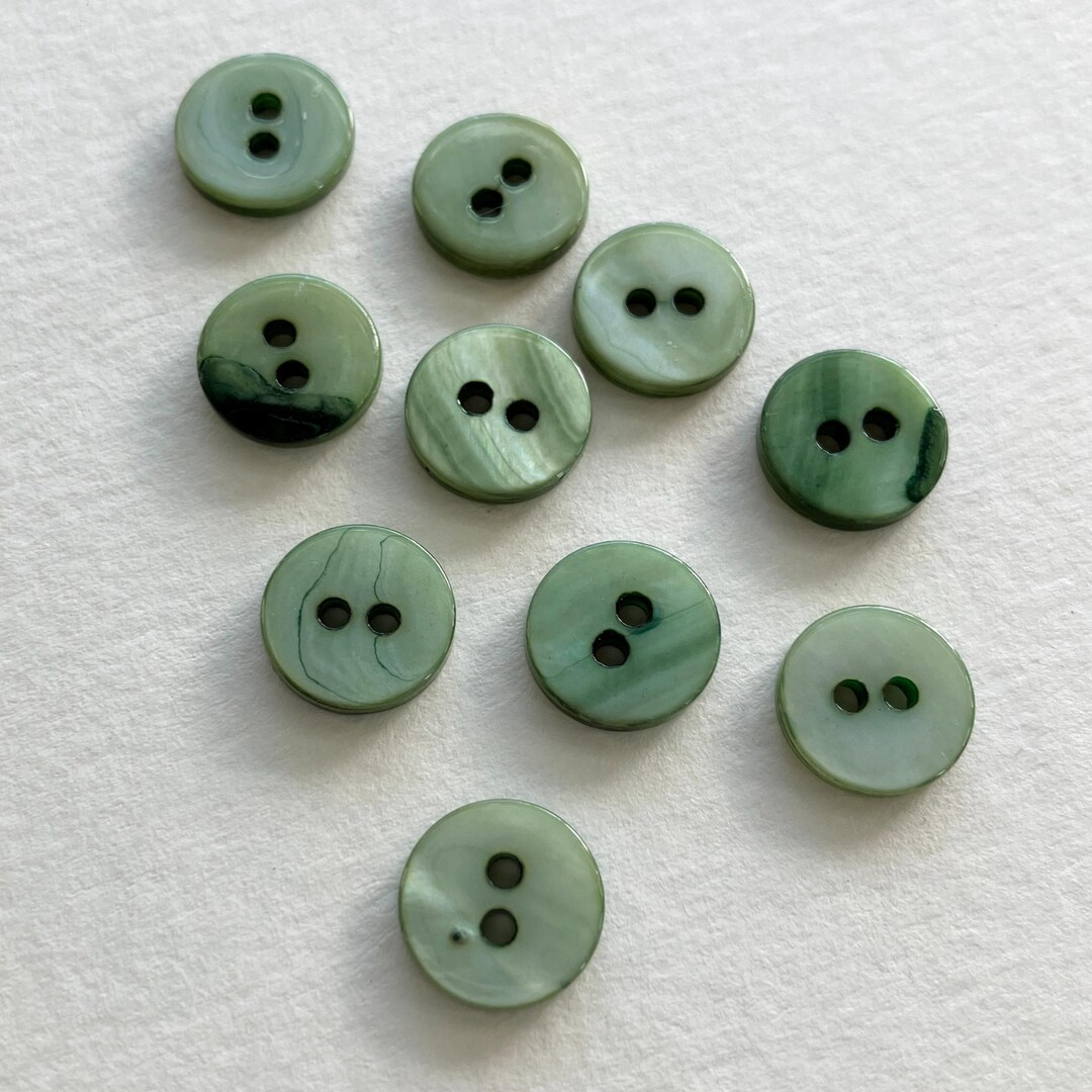 10 Vintage Green Shell Buttons Mother of Pearl Nacre Button 3/8
