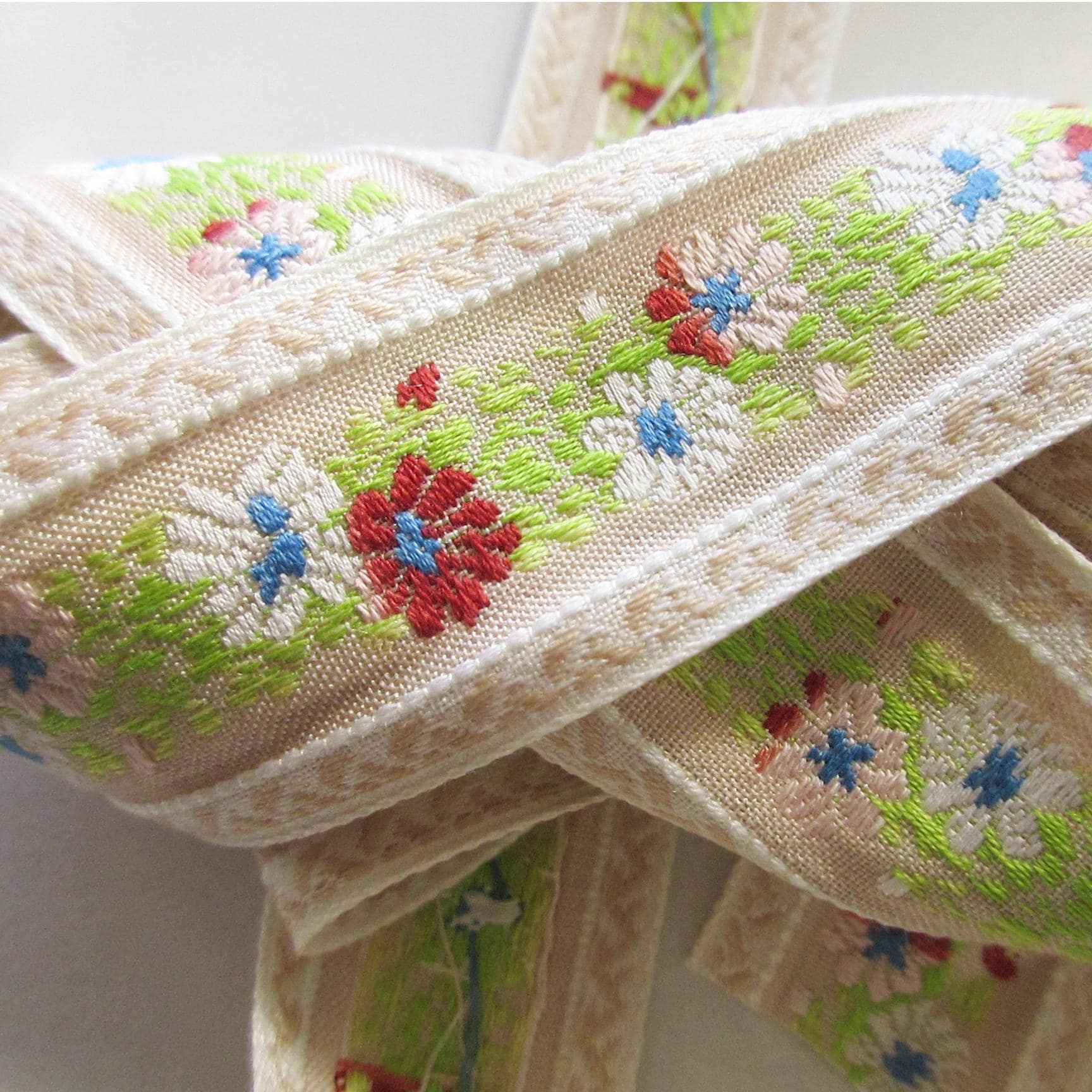 4 Yards Vintage Japan Woven Jacquard Ribbon Burgundy White Green