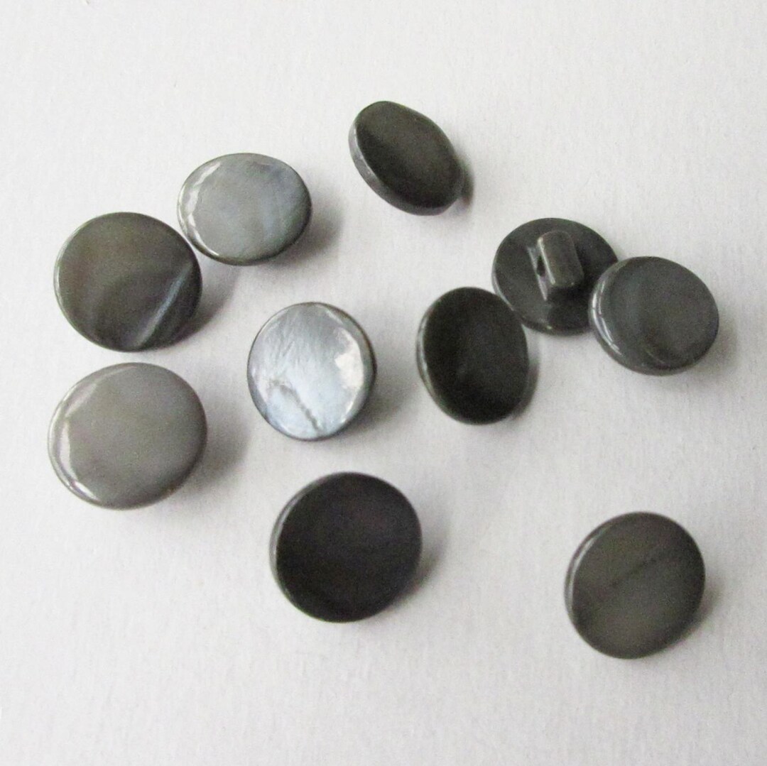 Set of 20 Buttons Gray Mother of Pearl Shell Buttons Nacre 7/16