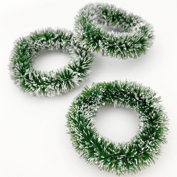 3 Bottle Brush Wreaths Christmas Decorations 2-1/4" Each Medium Green RET-05