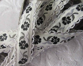 4 Yards Folkloric Woven Jacquard Ribbon Floral Scallop Edge Trim 5/8" Wide HG12