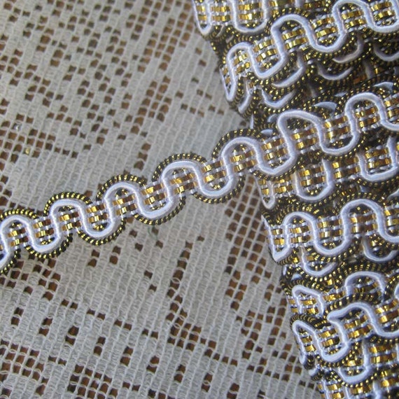 4 Yards Fancy Metallic And Fabric Sewing Trim In Pale Gold And Gold