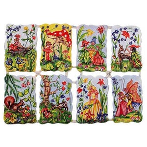 Puede incluir: Un conjunto de ocho ilustraciones coloridas con hadas, setas, ardillas y otras criaturas del bosque. Las ilustraciones están impresas en papel y tienen un estilo caprichoso y vintage.