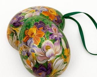 From England Tin Metal Easter Egg Box Peter Rabbit With Carrot on