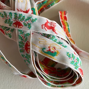 From France 4 Yards Vintage Christmas Trim Ribbon 9/16" Wide White Green Yellow Red Santa Reindeer VT002