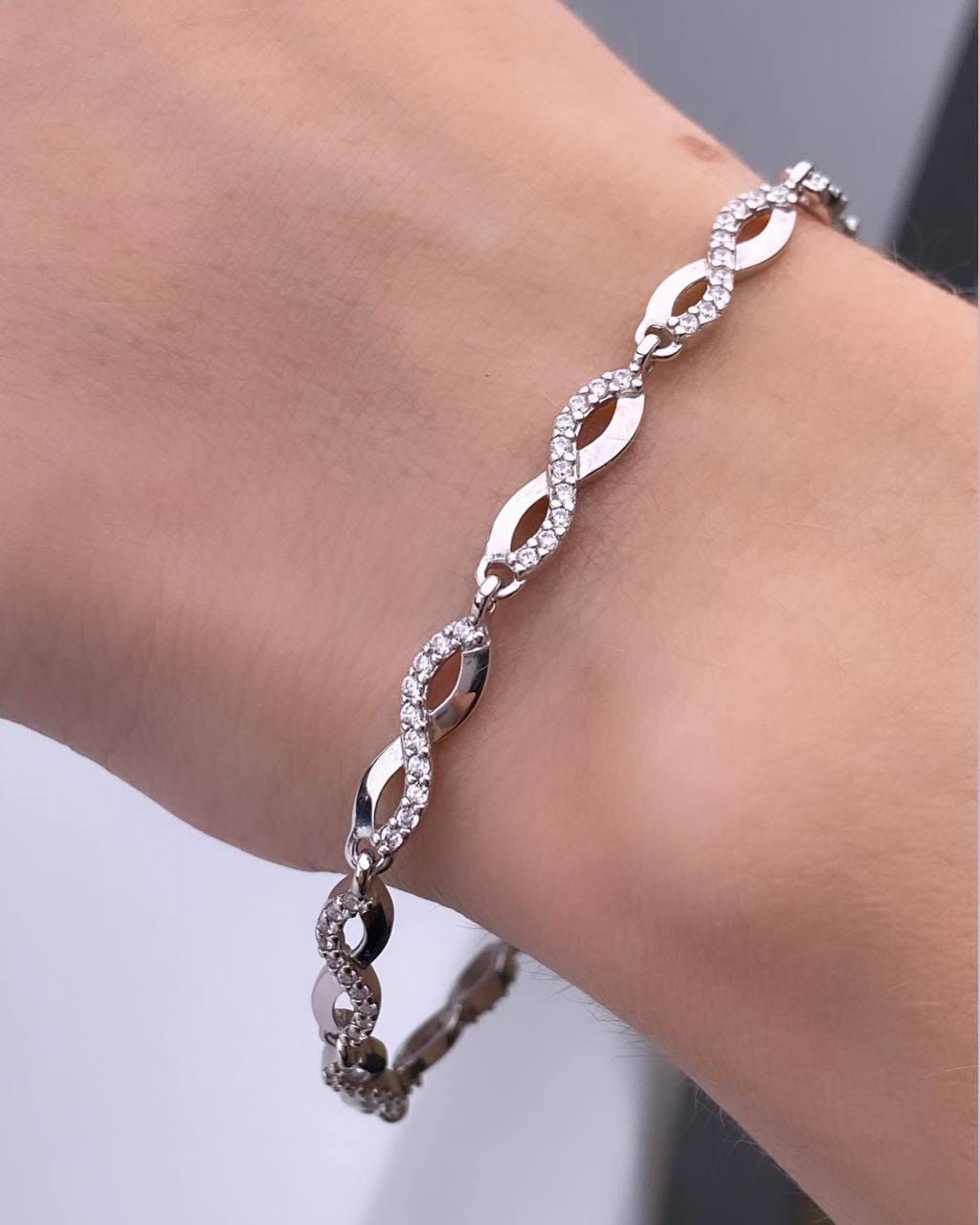 Figure Eight Silver Wrist Bracelet, Womens 925 Sterling Figure Eight Silver Wrist Bracelet, Womens 925 Sterling