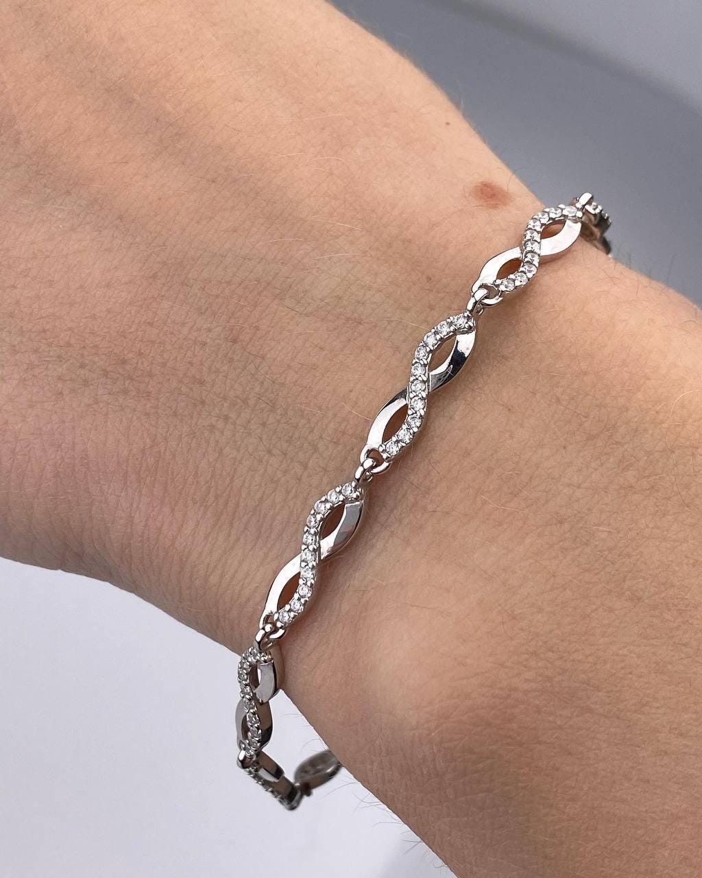 Figure Eight Silver Wrist Bracelet, Womens 925 Sterling