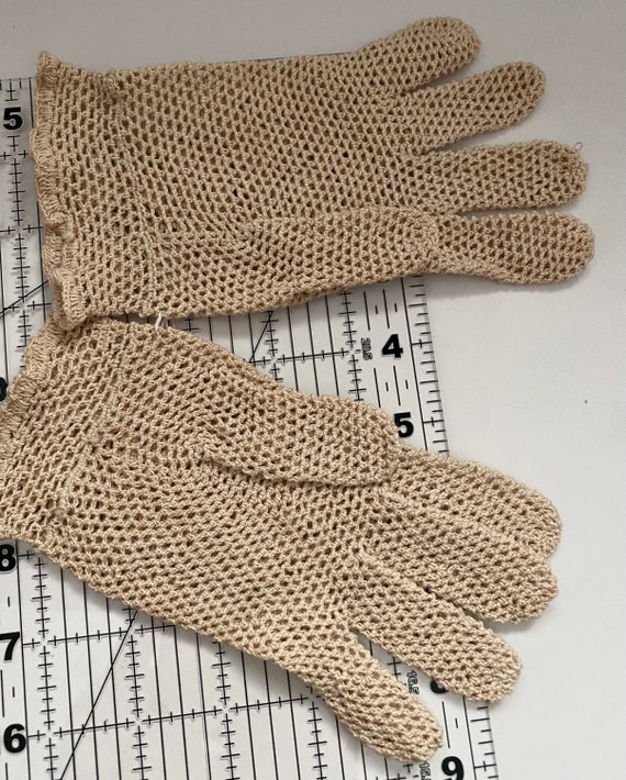 Antique Vintage Linen CROCHET Seamless Lace Gloves CH… Gem