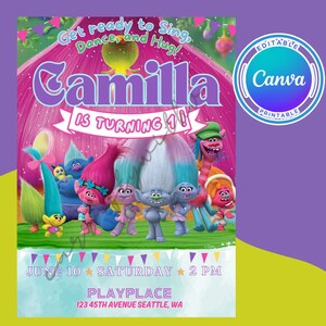 Può includere: Un invito di compleanno rosa e viola con i personaggi dei Trolls. L'invito dice: "Preparatevi a cantare, ballare e abbracciare! Camilla compie 1 anno!" Include anche la data, l'ora e il luogo della festa: "10 giugno, sabato, 14:00, Playplace, 123 45th Avenue Seattle, WA".