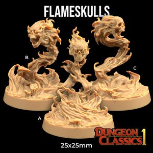 Può includere: Tre miniature di Flameskulls beige per giochi da tavolo. Ogni teschio è circondato da strutture a forma di fiamma, montate su una base di 25x25mm. Il testo "FLAMESKULLS" è in alto e "DUNGEON CLASSICS 1" in basso.