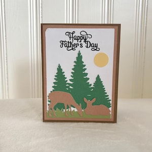 Papa chasseur de cartes fait main pour la fête des pères, conception sur le thème de la forêt de cerfs