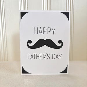 Carte de fête des pères avec moustache pour la première fête des pères, papa, grand-père