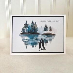 Tarjeta del Día del Padre con temática de pesca, padre e hijo