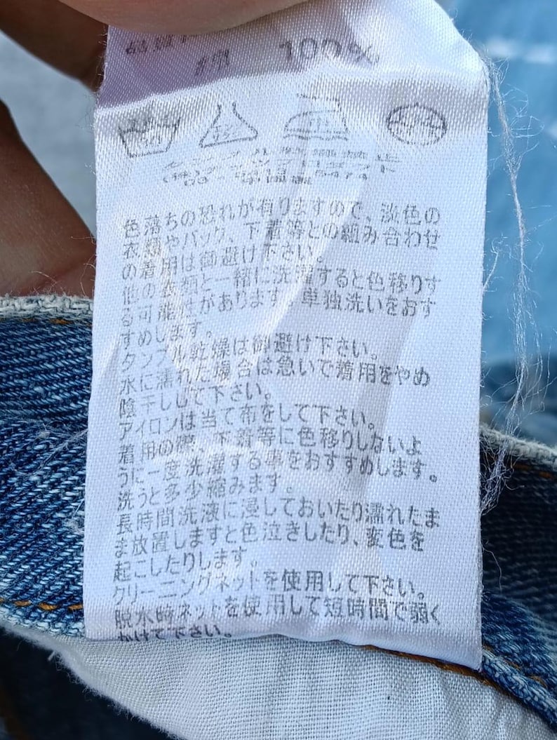 Puede incluir: Un letrero de madera r&uacute;stico con la frase "Welcome to our porch" en letras blancas. El letrero presenta un acabado envejecido y un dise&ntilde;o sencillo y acogedor.