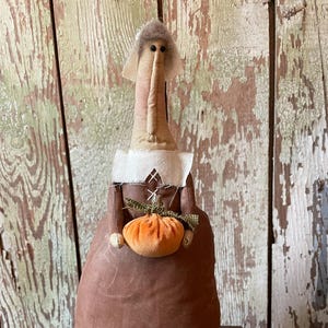 Prim Standing Pilgrim Doll with Pumpkin, Handmade Painted Fabric Pilgrim Ornie, Early Look Pilgrim, Thanksgiving, Fall decor, Prim decor