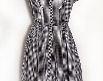 50's Black & White Check Fit and Flare Shirt Dress, Day dress Vintage 1960's, MEDIUM