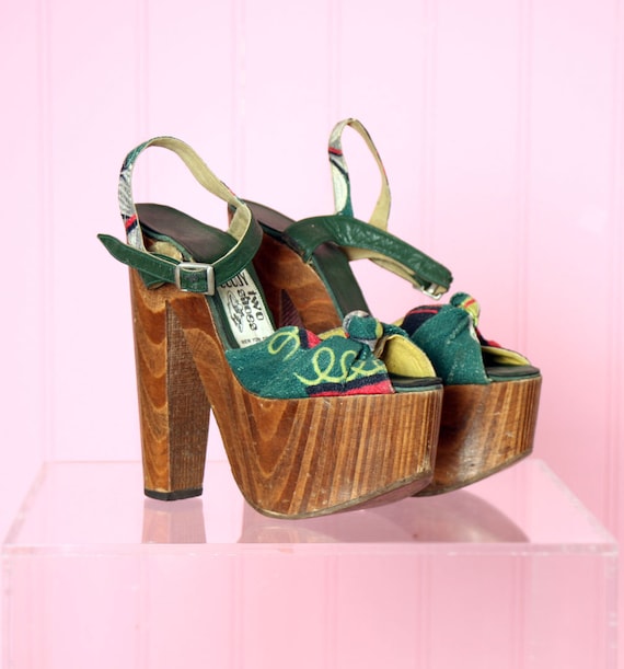 1970's Platform High Heels 1940's style Vintage H… - image 1