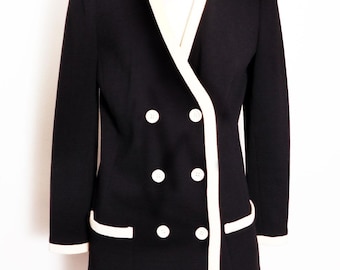 Veste blazer classique en tricot de laine à bordure noire et blanche des années 60