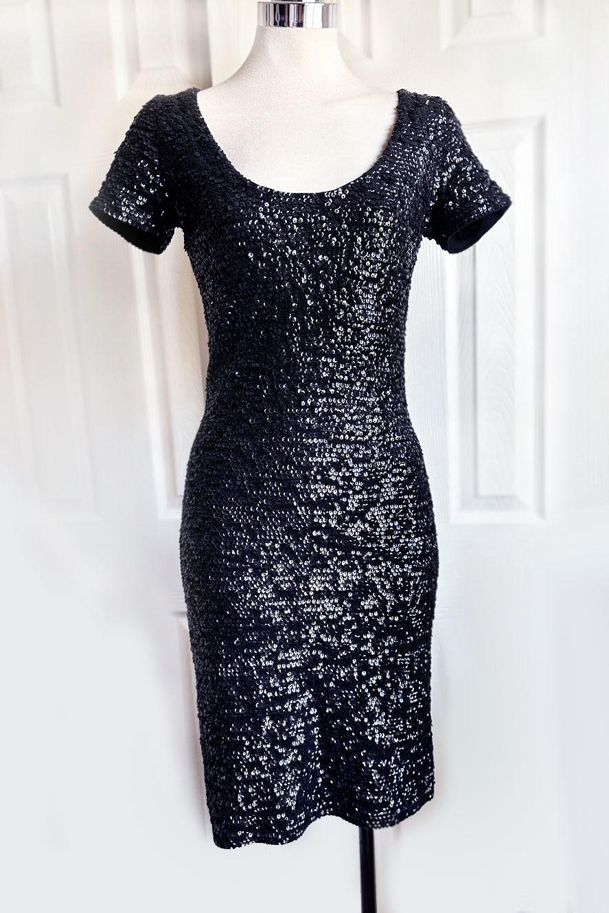 fitted lace wedding dress Luxurious Beaded Short Prom Dress | V-neck Evening Dress