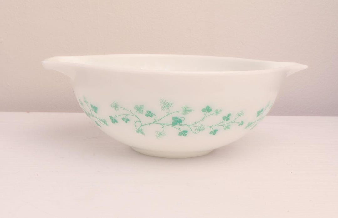 60's White Cinderella Green Ivy by PYREX Milk Glass Large Mixing Bowl ...