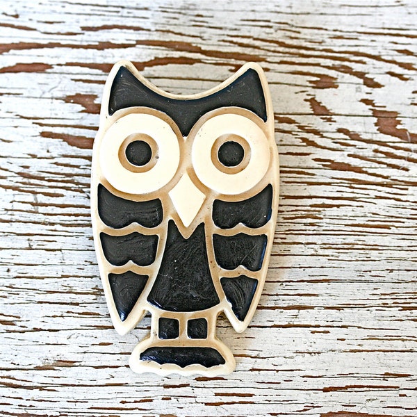 Hoot and Holler . . . Vintage Owl Brooch, Vintage Halloween Brooch