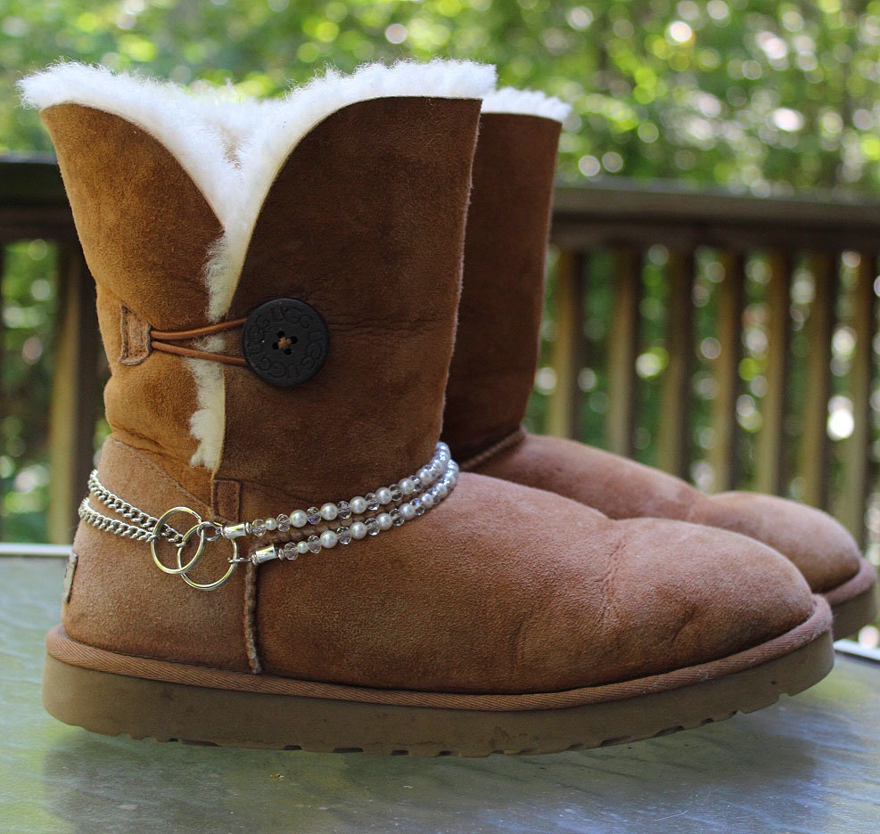 Custom Louis Vuitton Mini Bailey Bow Ugg boots , Size